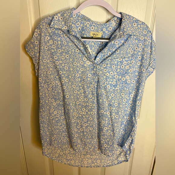 Style & Co. Tops - NWT Blue & White Daisy Print Blouse